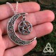 Ce collier ésotérique orné d'un croissant de lune argenté abritant un pentagramme, étoile à cinq branches dans un cercle