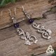 Boucles d'oreilles elfiques Art nouveau volutes végétales feuilles argentées et perle Améthyste violet foncé
