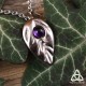 Collier féerique orné d'une feuille elfique argentée et pierre Améthyste violet foncé. Bijou de créateur fait-main.