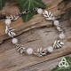 Bracelet féerique petites Feuilles Elfiques argentées et perles en pierre naturelle Labradorite blanche médiéval Art Nouveau