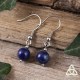 Boucles d'oreilles naturelles féeriques en acier inoxydable ornées de perles en Lapis Lazuli naturel bleu foncé.
