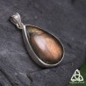 Pendentif artisanal Larme elfique en Argent et sa Labradorite sertie aux reflets magiques et cuivrés.