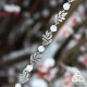Bracelet féerique petites Feuilles Elfiques argentées et perles en pierre naturelle Péristérite blanche médiéval Art Nouveau