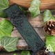 Marque page cuir repoussé médiéval fantastique Dragon et Triquetra noeud celtique Vert foncé et Noir artisanal fait-main