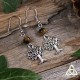 Boucles d'oreilles féeriques ornées  d'un Arbre argenté au beau feuillage surmonté d'une perle en Oeil de Tigre brun.