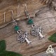 Boucles d'oreilles féeriques ornées  d'un Arbre argenté au beau feuillage surmonté d'une perle en Malachite vert forêt.