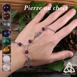 	Bracelet de main médiéval fantasy orné de trois Feuilles elfiques autour d'une Triquetra celtique et de Pierres naturelles