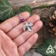 	Collier médiéval féerique orné de petites feuilles elfiques argentées surmontées d'une perle d'Améthyste violette