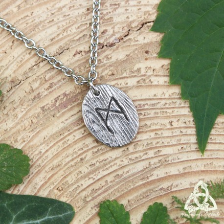 Collier viking Rune d'harmonie Mannaz sur ovale de bronze blanc argenté texturé bois. Bijou artisanal médiéval féerique.
