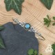 Bracelet elfique en Argent orné de volutes de style Art Nouveau ondulant autour d'une Labradorite naturelle aux reflets bleu