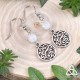 Boucles d'oreilles féeriques volutes rondes argentées style elfique et Art Nouveau surmontées de Cristal de Roche blanc, mariage