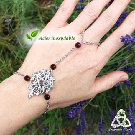 Bracelet de main en acier inoxydable médiéval fantasy ou Sorcière orné d'une Etoile aux volutes végétales et Grenat rouge foncé