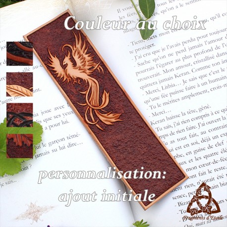 	Marque page artisanal en cuir oiseau de Feu Phénix en vol et personnalisation avec initiale, livre medieval fantasy