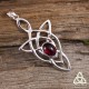 Pendentif elfique féerique entrelacs longs en Argent massif 925 et Grenat rouge foncé pour un bijou médiéval