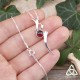 Collier médiéval fantasy en argent 925 ruban elfique ondulant autour d'un Grenat rouge foncé pour mariage féerique