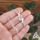 Collier médiéval fantasy en argent 925 ruban elfique ondulant autour d'une Aventurine vert pastel pour mariage féerique