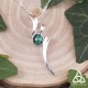 Collier médiéval fantasy en argent 925 ruban elfique ondulant autour d'une Malachite vert forêt pour mariage féerique