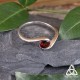 Bague féerique et fantasy en argent 925 orné d'un entrelacs elfique et d'un Grenat rouge à  facettes, taille 53