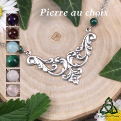 Collier médiéval fantasy et elfique orné de volutes Art Nouveau argentées et pierre gemme, pour mariage médiéval fantasy