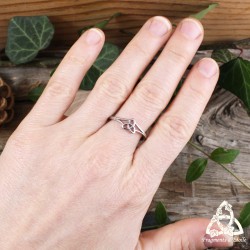 Bague réglable médiéval fantasy ornée d'une triquetra celtique argentée, pour mariage elfique ou  féerique