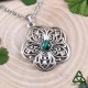 Collier médiéval fantasy au pendentif orné d'une grande fleur elfique argentée avec cabochon rond en Malachite vert foncé