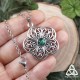 Collier médiéval fantasy au pendentif orné d'une grande fleur elfique argentée avec cabochon rond en Malachite vert foncé