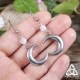 Boucles d'oreilles Witchy et ésotériques en acier inoxydable ornées  d'un croissant de lune argenté et Pierre Lune blanche