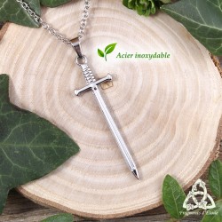 Collier fantasy Gilmegil en forme d'épée, avec mention “acier inoxydable” – pendentif Anduril inspiré de l’univers de Tolkien