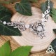 Collier elfique Altariel, version Pierre Lune blanche - vue de côté pour les détails, volutes argentées style Art Nouveau
