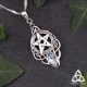 Collier Celtic Witch en argent 925 - pentacle et Topaze bleue, vue de face sur fond ardoise, bijou ésotérique